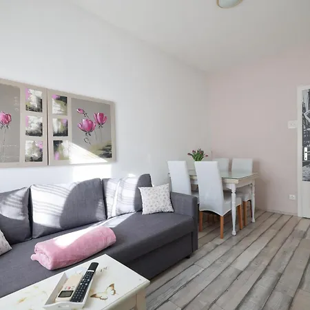 Apartman Floresita *